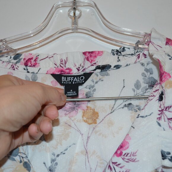 BUFFALO David Bitton White-Pink-Black Split-Neck Ties Buttons Ruffles Lace Top S - Picture 3 of 7